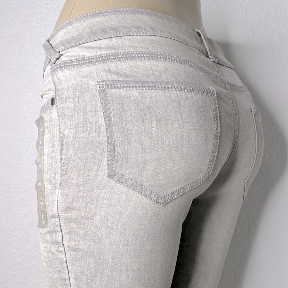 MAURICES JEANS Women Flexible Motion Skinny Leg Super Soft Color Grey Size-10